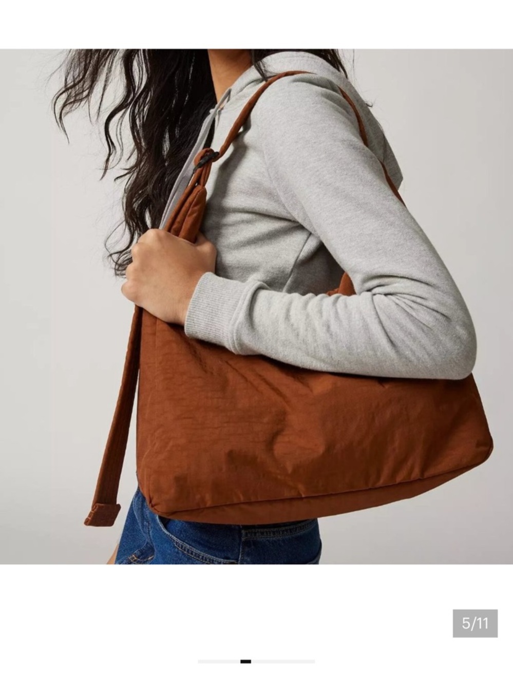 BAGGU Nylon Shoulder Bag in Discontinued Color Brown - Picture 5 of 8